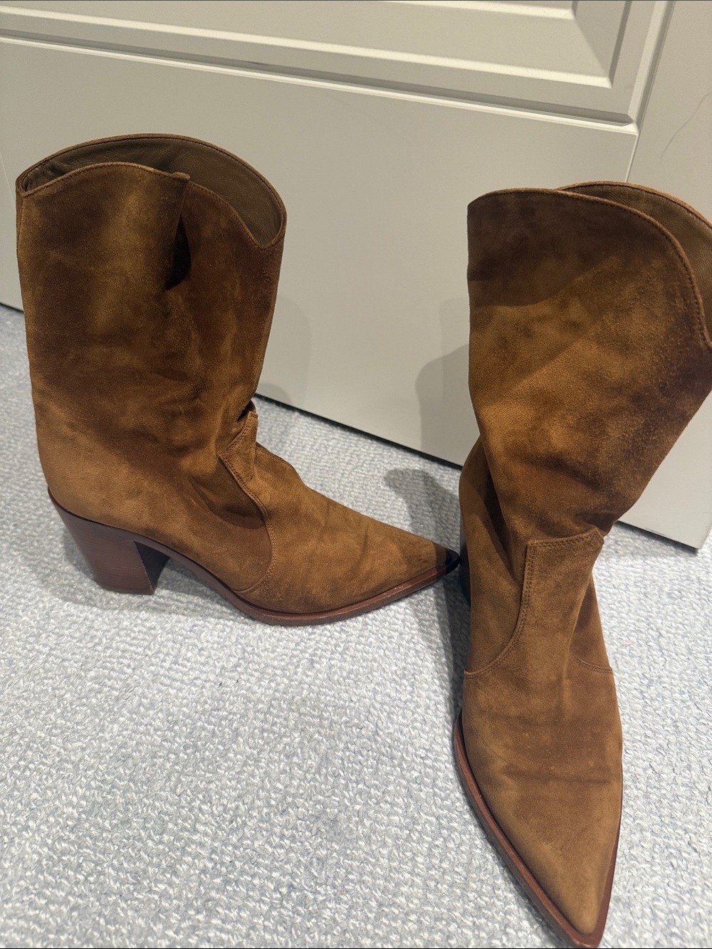 Gianvitto rossi Classic Pointed-Toe Women's Suede Mid-Calf Boots in Brown